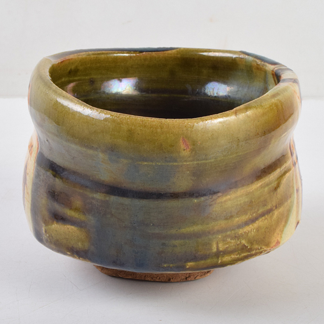 茶道具　人間国宝　鈴木蔵作　織部　沓形茶碗　茶碗　仕覆付　共箱　M　R9462 エンタメ/ホビーの美術品/アンティーク(陶芸)の商品写真