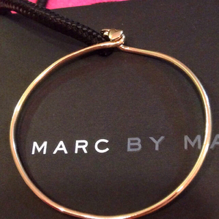 マークバイマークジェイコブス(MARC BY MARC JACOBS)のマークジェイコブス❤️ハートブレス 金色(ブレスレット/バングル)