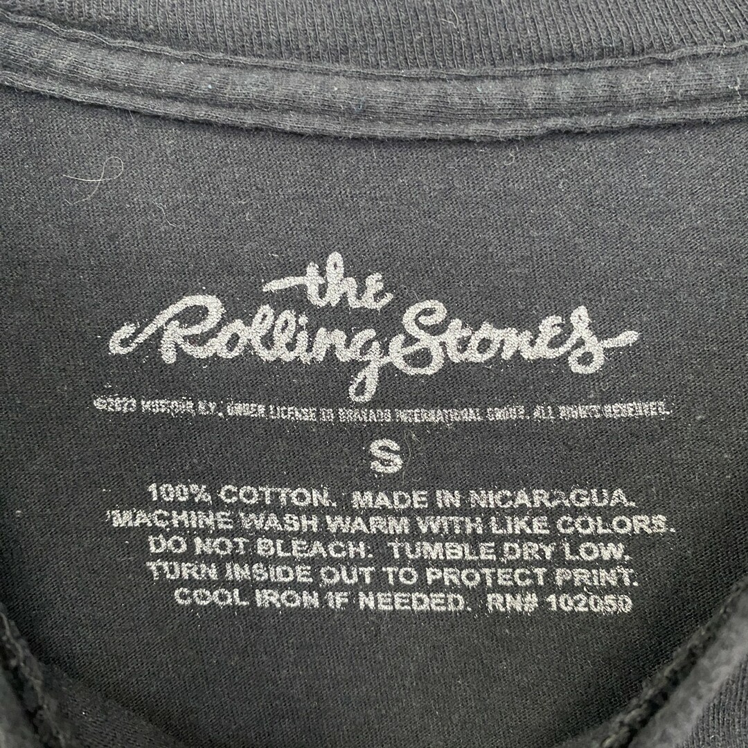 古着 used　THE ROLLING STONES　半袖バンドプリントTシャツ　クルーネック　レトロ　黒　ブラック　Sサイズ メンズのトップス(Tシャツ/カットソー(半袖/袖なし))の商品写真
