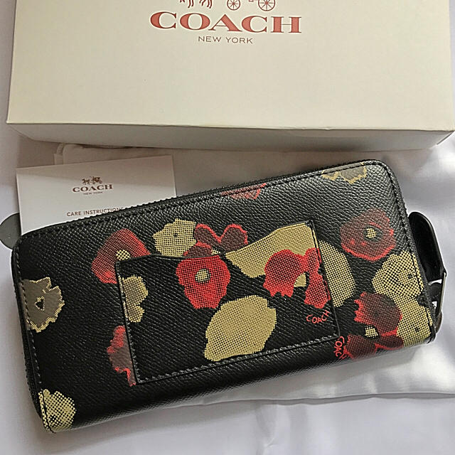 COACH(コーチ)の新品★コーチCOACH★フローラルプリントレザーラウンドジップ長財布BKマルチ レディースのファッション小物(財布)の商品写真