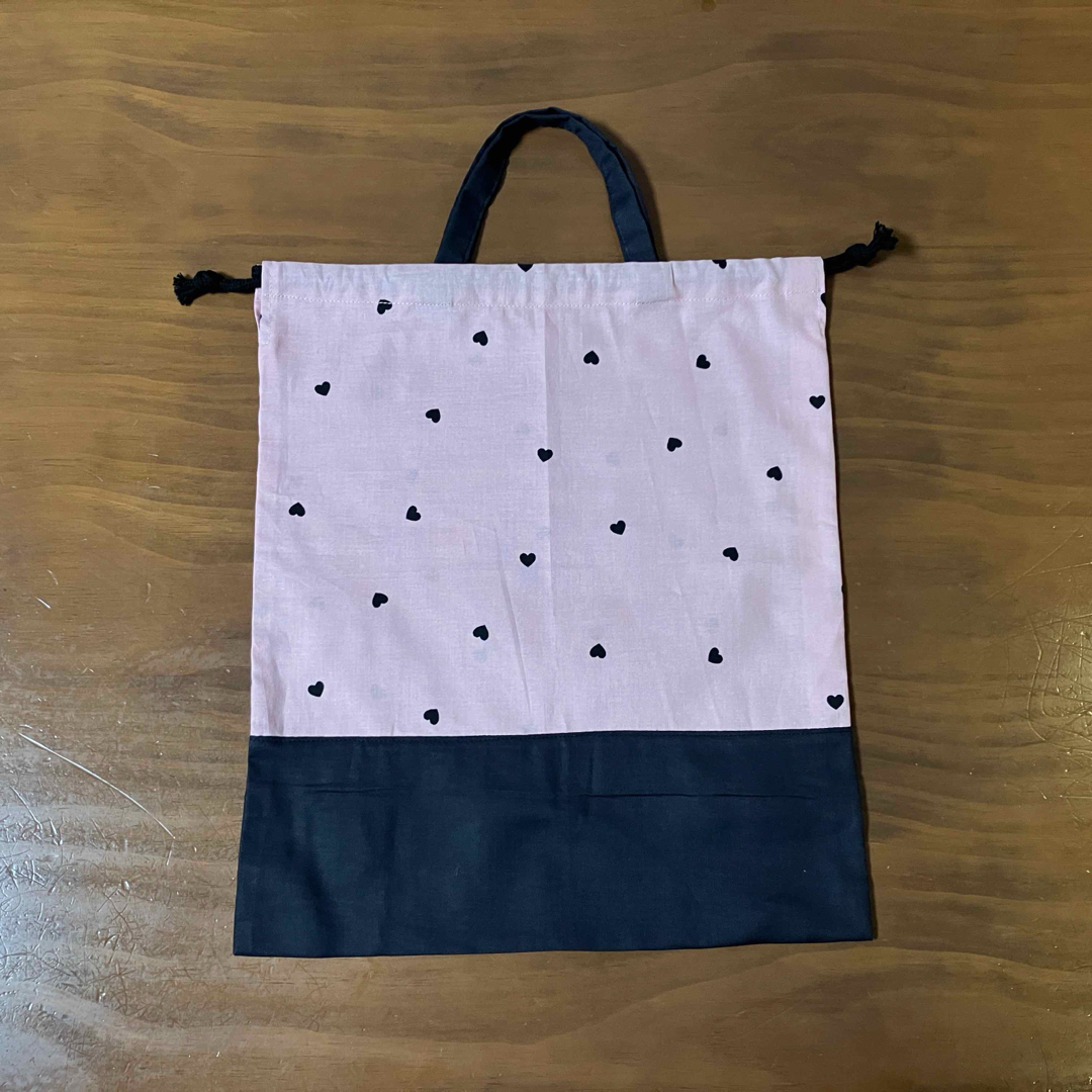 ハンドメイド★ 体操着袋 お着替え袋 ハート×ピンク キッズ/ベビー/マタニティのこども用バッグ(体操着入れ)の商品写真