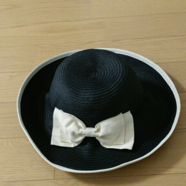 新品、デパートで4800円購入帽子、1000円均一 レディースの帽子(麦わら帽子/ストローハット)の商品写真