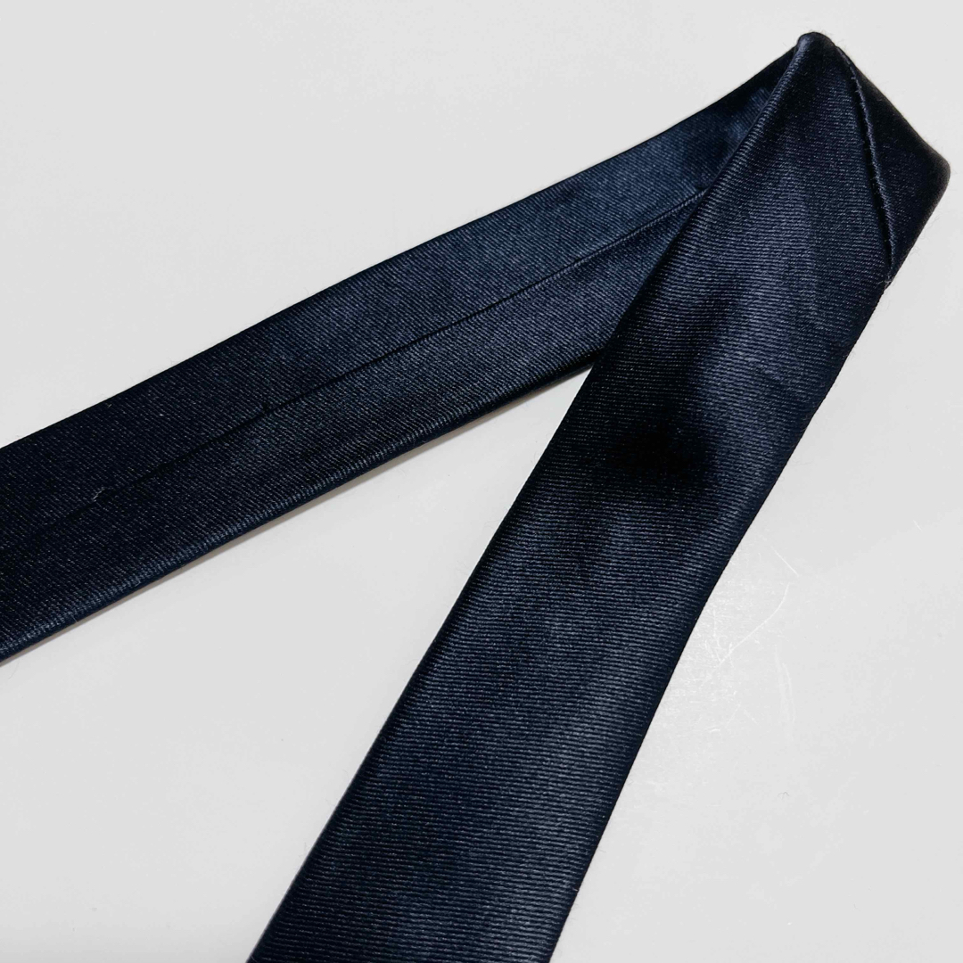 BURBERRY BLACK LABEL(バーバリーブラックレーベル)の美品 バーバリーブラックレーベル ネクタイ ハイブランド ソリッドタイ 無地 紺 メンズのファッション小物(ネクタイ)の商品写真
