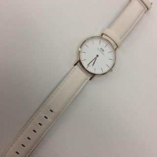 ダニエルウェリントン(Daniel Wellington)のダニエルウェリントン 白(腕時計)