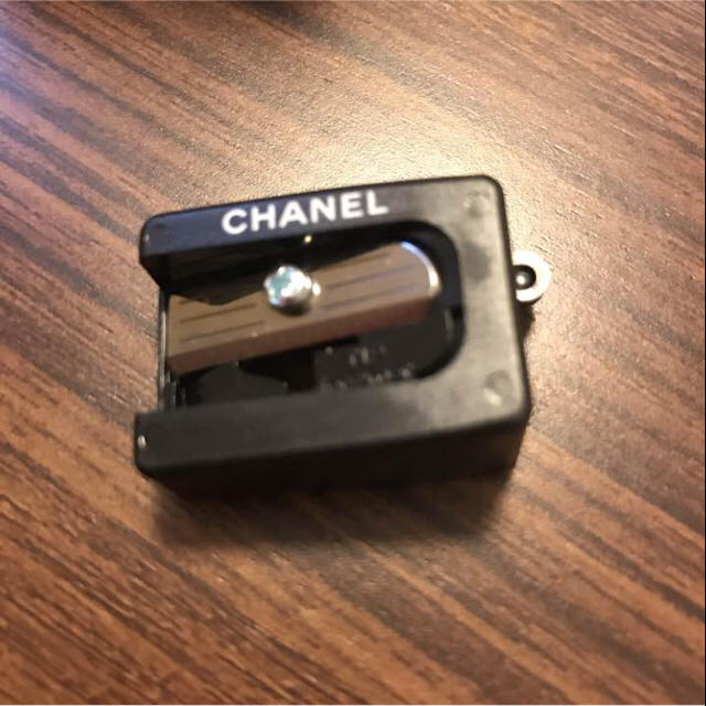 CHANEL(シャネル)の【新品】CHANEL ペンシル削り コスメ/美容のベースメイク/化粧品(その他)の商品写真