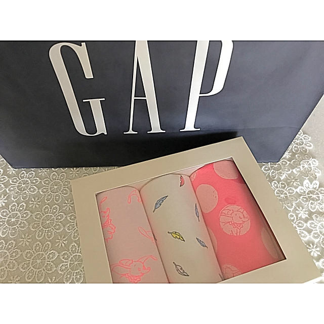 GAP(ギャップ)のシルバーウィーク限定価格‼︎新品GAP★Disneyダンボ3枚長袖ロンパース キッズ/ベビー/マタニティのベビー服(~85cm)(ロンパース)の商品写真