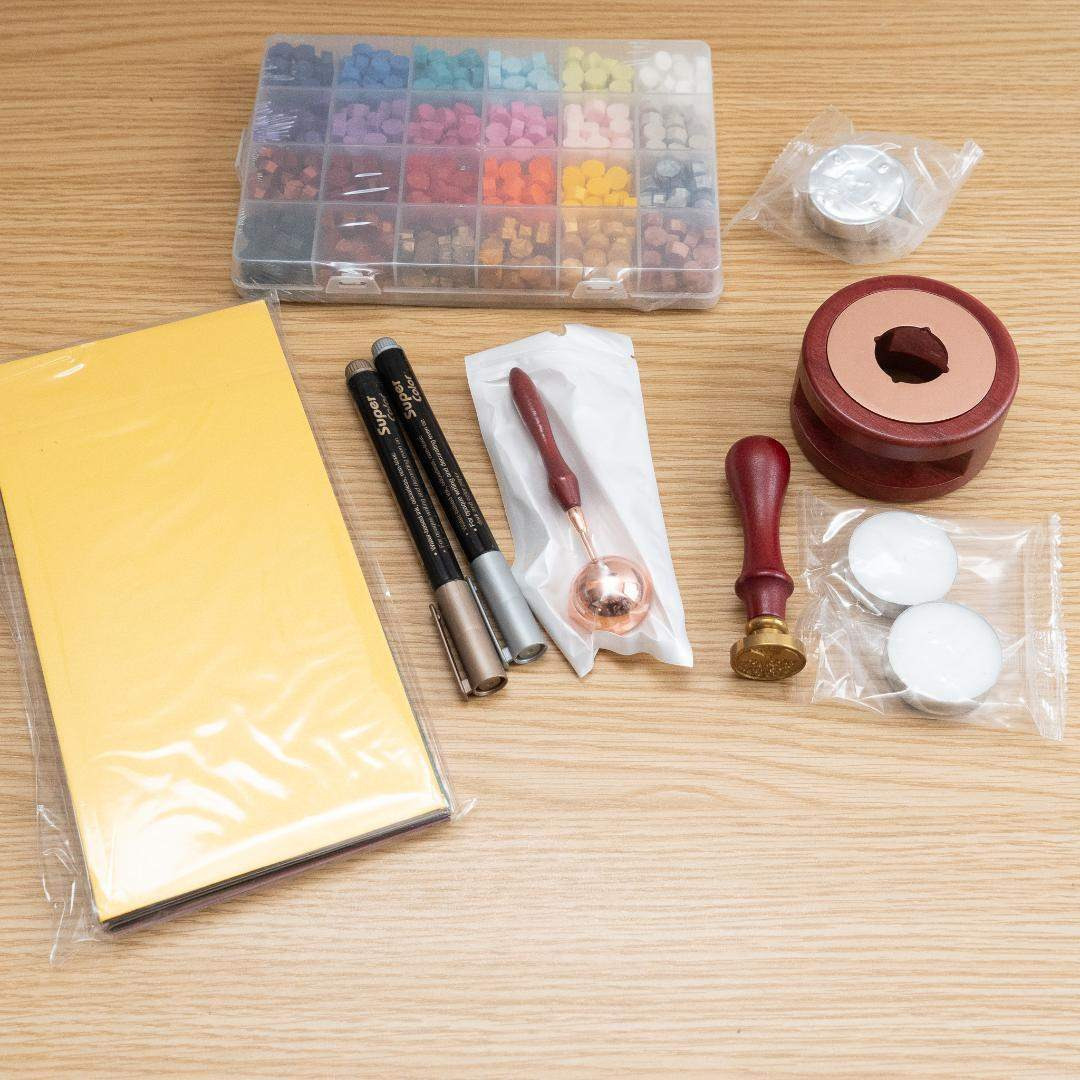 シーリングワックス スタンプ 手紙 封蝋 ハンドメイド 24色 ワックスビーズ インテリア/住まい/日用品のインテリア/住まい/日用品 その他(その他)の商品写真