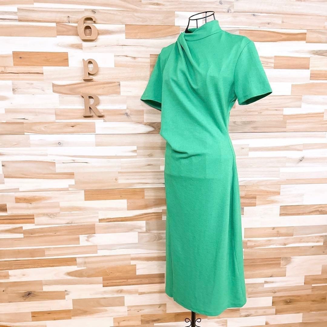 ZARA(ザラ)の【ザラ】ドレープ ディティール ロング ワンピース 半袖スリット M 緑グリーン レディースのワンピース(ロングワンピース/マキシワンピース)の商品写真