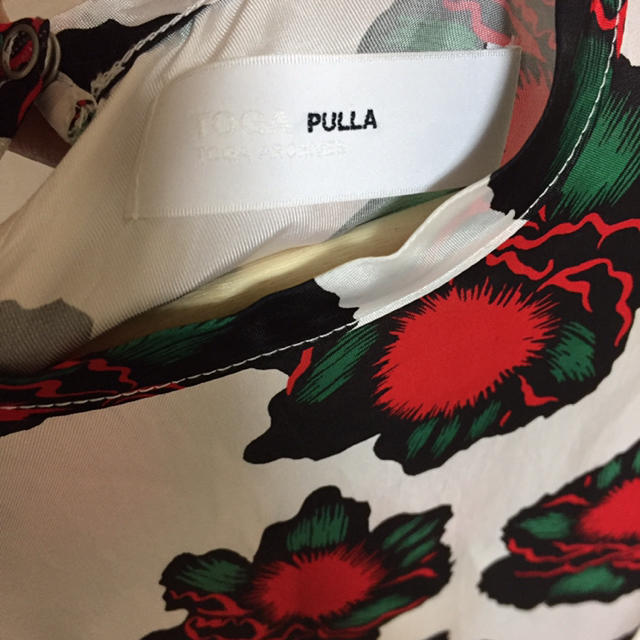 TOGA(トーガ)のTOGA PULLA レディースのトップス(カットソー(半袖/袖なし))の商品写真