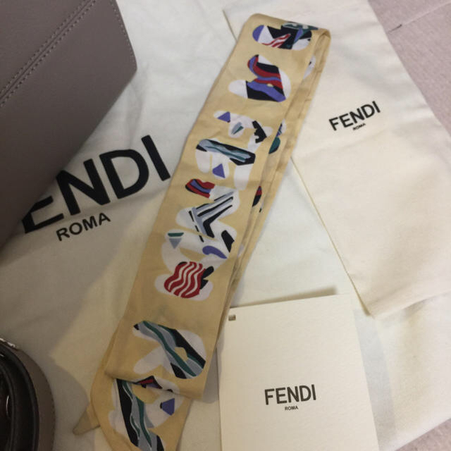 FENDI(フェンディ)のフェンディ☆バイザウェイ☆グレーベージュ レディースのバッグ(ハンドバッグ)の商品写真