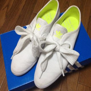 アディダス(adidas)のアディダススニーカー(スニーカー)