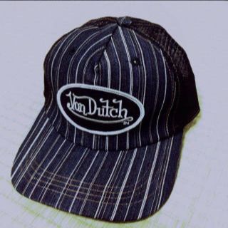 ボンダッチ(Von Dutch)の【値下げ】ストライプ👑キャップ(キャップ)