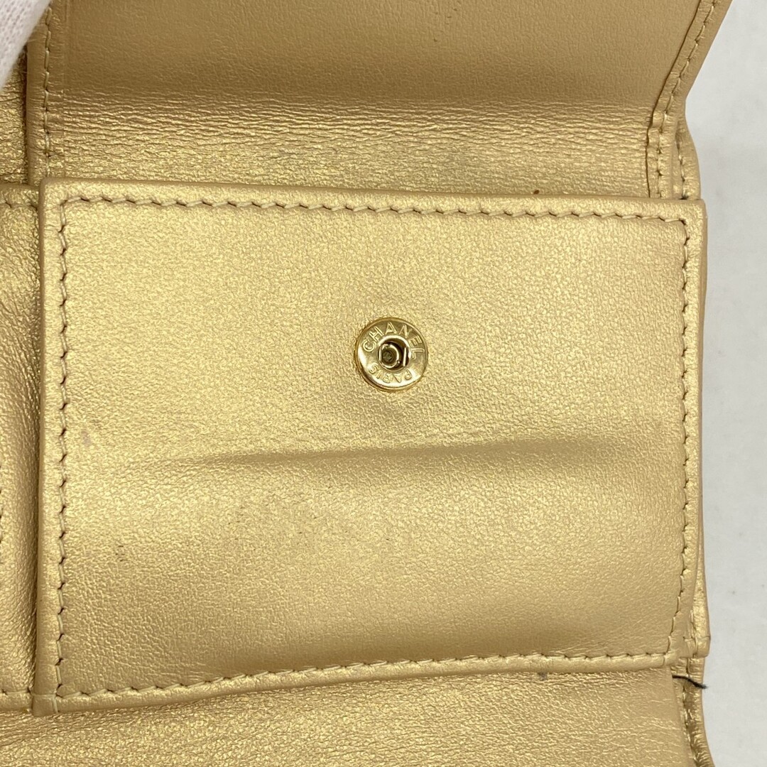 CHANEL(シャネル)の★SALE【5mb2163-h】シャネル 三つ折り財布 マトラッセ ラムスキン ゴールド ゴールド金具【中古】レディース レディースのファッション小物(財布)の商品写真
