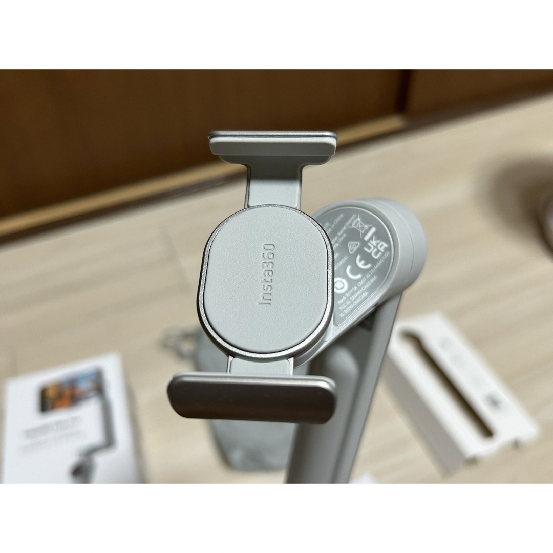 insta360(インスタスリーシックスティ)のlnsta360 Flow Pro スマホジンバル AI自動追跡  スマホ/家電/カメラのスマホアクセサリー(自撮り棒)の商品写真