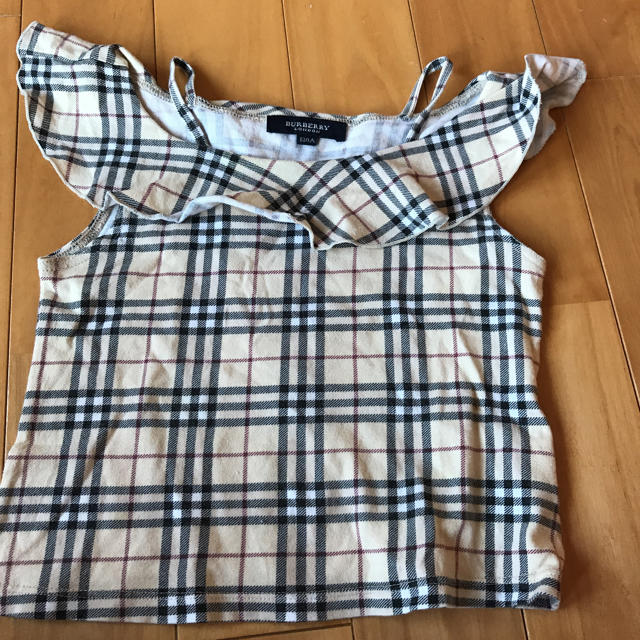 BURBERRY(バーバリー)のバーバリーのオフショルダーTシャツ キッズ/ベビー/マタニティのキッズ服女の子用(90cm~)(Tシャツ/カットソー)の商品写真