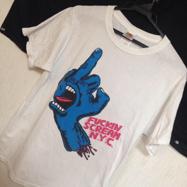 FUCKIN SCREAM N.Y.C レディースのトップス(Tシャツ(半袖/袖なし))の商品写真
