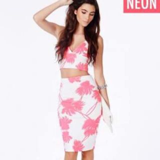 ミスガイデッド(MISSGUIDED)のブランド物数日間出品様専用♡UK直輸入 missguided ネオンワンピース(ひざ丈ワンピース)