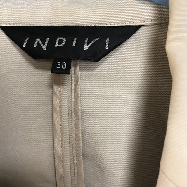 INDIVI(インディヴィ)のベージュのシンプルスーツ レディースのフォーマル/ドレス(スーツ)の商品写真