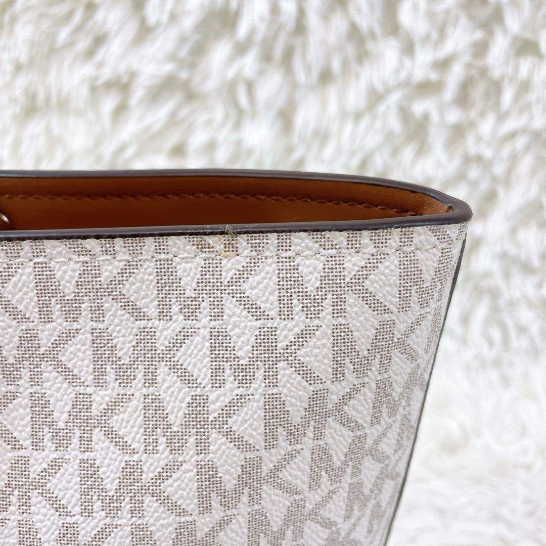 MICHAEL KORS(マイケルコース)の極美品✨マイケルコース トートバッグ A4サイズ可 35F3GTVT3B バニラ レディースのバッグ(トートバッグ)の商品写真