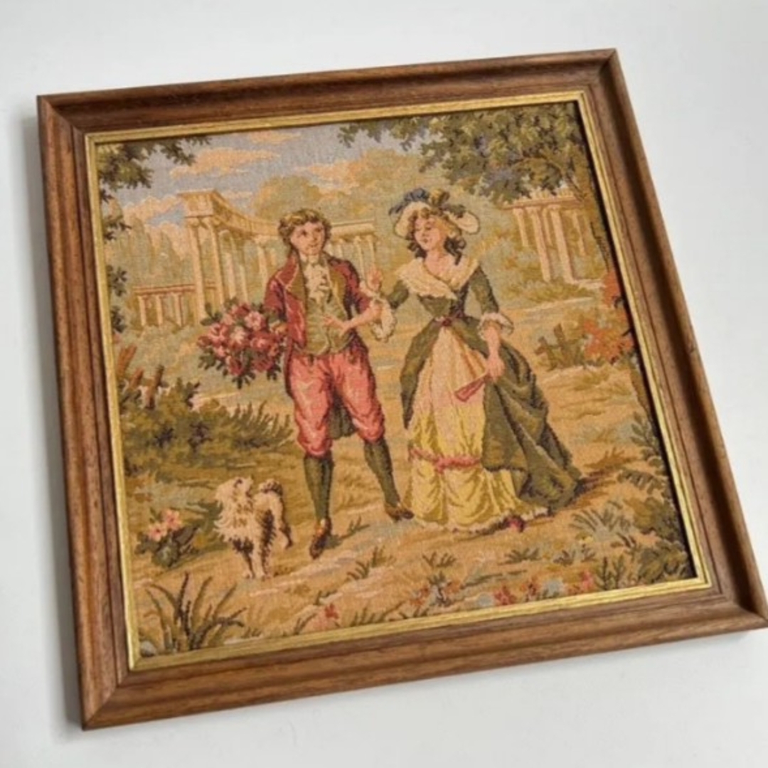 ドイツ製男女のカップルと犬を描いたアンテ新品未使用アンティーク調ゴブラン織り額縁 エンタメ/ホビーのアート用品(絵画額縁)の商品写真