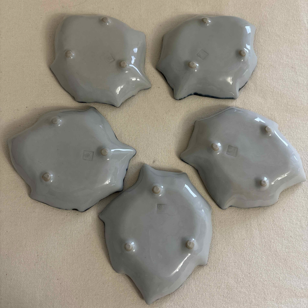 有田焼(アリタヤキ)の最終価格‼︎有田焼 松雲窯 松雲作 皿 小皿  紅葉皿 染付 手描き 5枚セット  インテリア/住まい/日用品のキッチン/食器(食器)の商品写真