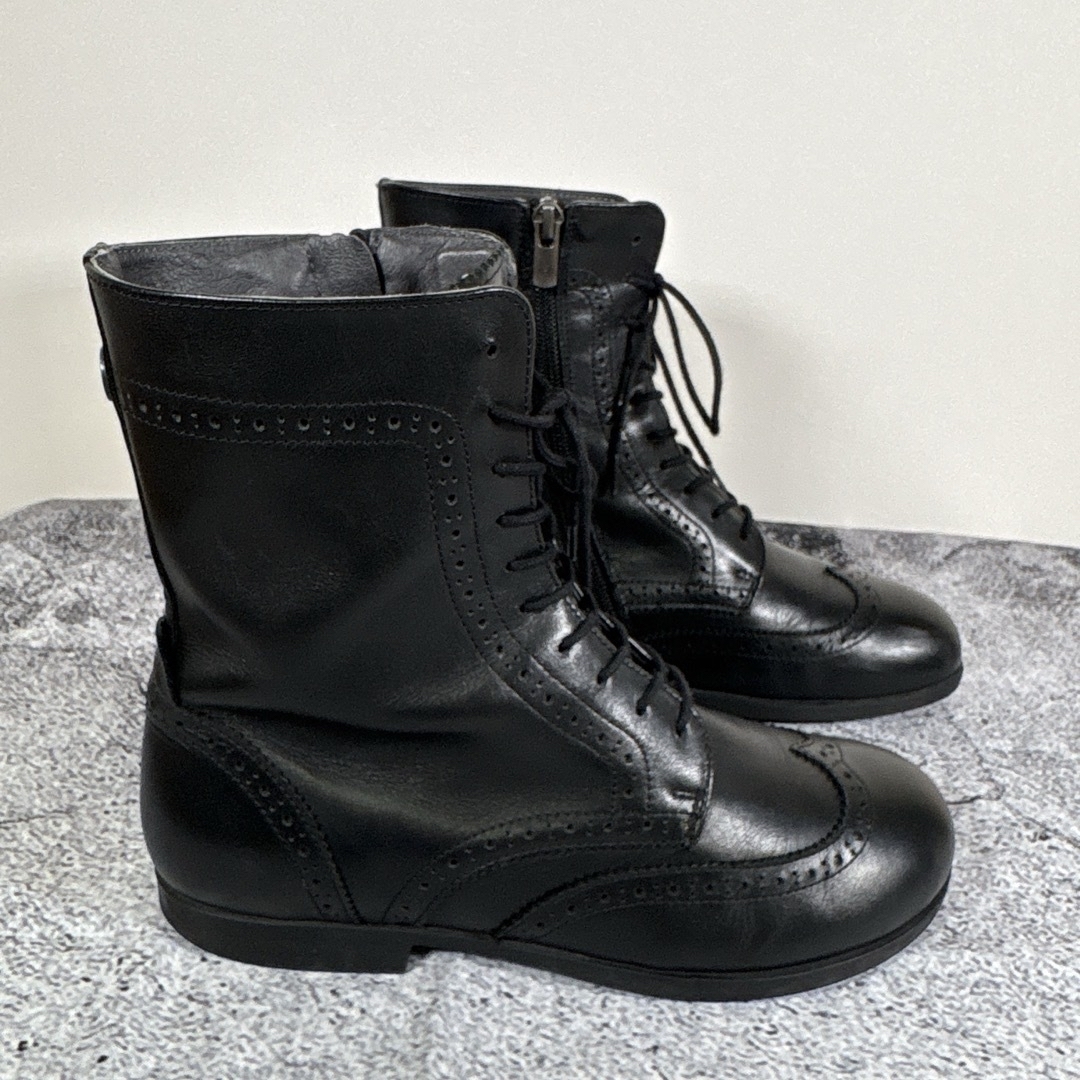 BIRKENSTOCK(ビルケンシュトック)のビルケンシュトック ララミー ウィングチップ レザー レースアップブーツ 24 レディースの靴/シューズ(ブーツ)の商品写真