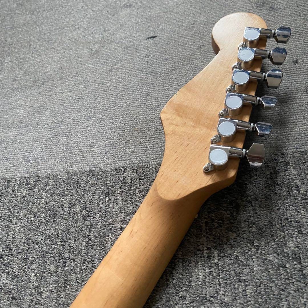 ストラトキャスター F社ロゴ ドット バディガイシグ コンポーネントギター