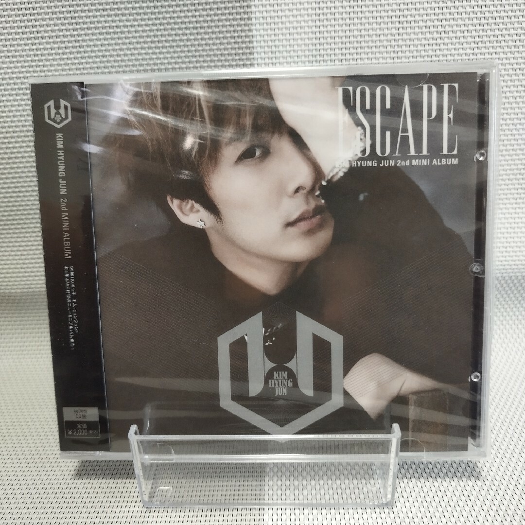 🔒️キム·ヒョンジュン 金亨俊 ESCAPE 新品 未開封 CD エンタメ/ホビーのCD(ワールドミュージック)の商品写真
