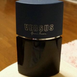 ジャンニヴェルサーチ(Gianni Versace)のジャンニ・ベルサーチ　ベルサス　香水　50ml(香水(男性用))