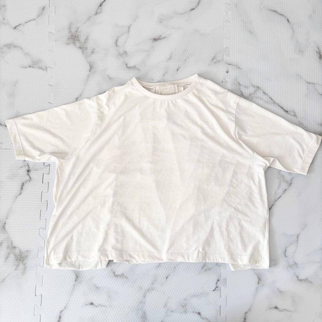 BEARDSLEY(ビアズリー)のBEARDSLEY 後ろプリーツユルTシャツ ホワイト ビアズリー 洗える レディースのトップス(カットソー(長袖/七分))の商品写真