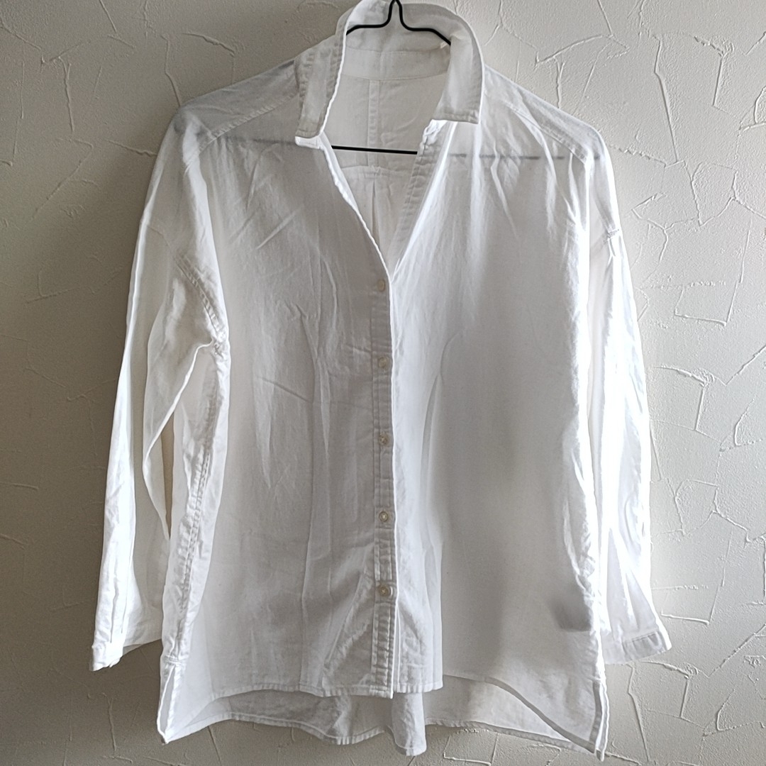 earth music & ecology(アースミュージックアンドエコロジー)のearth music ecology 七分袖 白シャツ レディースのトップス(シャツ/ブラウス(長袖/七分))の商品写真