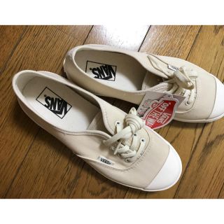 ヴァンズ(VANS)のVANS 白スニーカー 23cm 新品未使用(スニーカー)