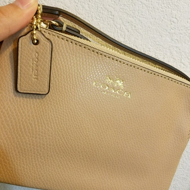 COACH(コーチ)の新品送料込/COACH/F53249/ポーチ/ベージュ レディースのファッション小物(ポーチ)の商品写真