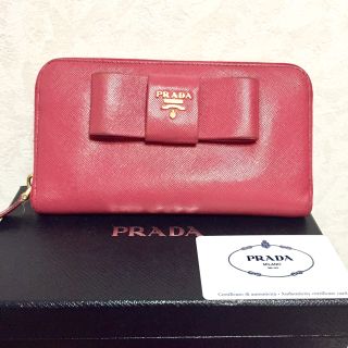 プラダ(PRADA)のPRADA ピンク ラウンドファスナー長財布(財布)