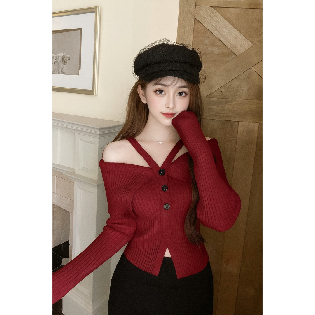 dholic(ディーホリック)のDHOLIC ビッグカラー ストラップ オフショル ニット レッド 完売品 レディースのトップス(ニット/セーター)の商品写真