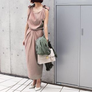 アメリヴィンテージ(Ameri VINTAGE)のaya様専用！ameri SPRING ROSE SHOULDER DRESS (ロングワンピース/マキシワンピース)