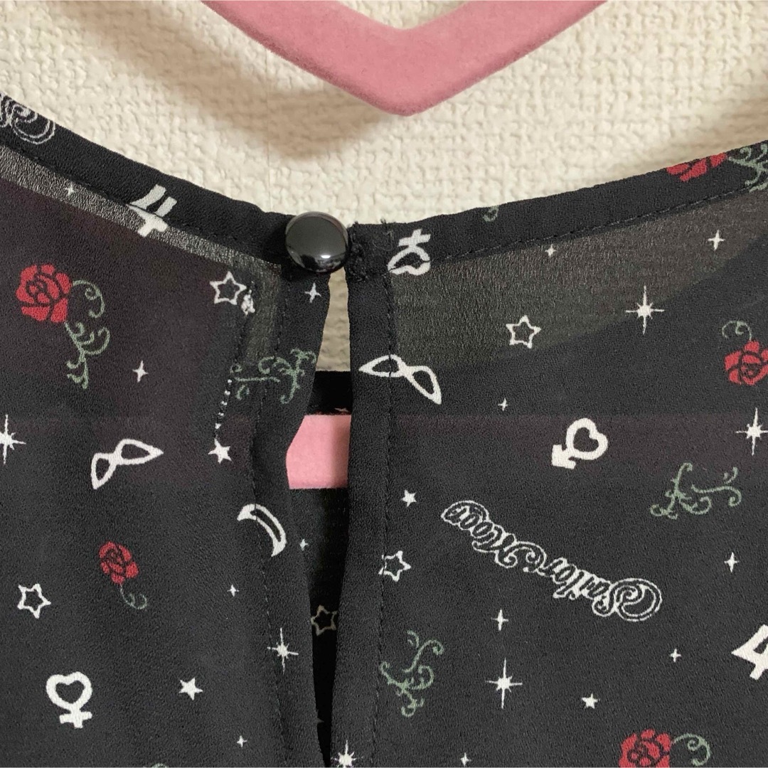 GU(ジーユー)のGU セーラームーンコラボシフォントップス サイズS レディースのトップス(カットソー(長袖/七分))の商品写真