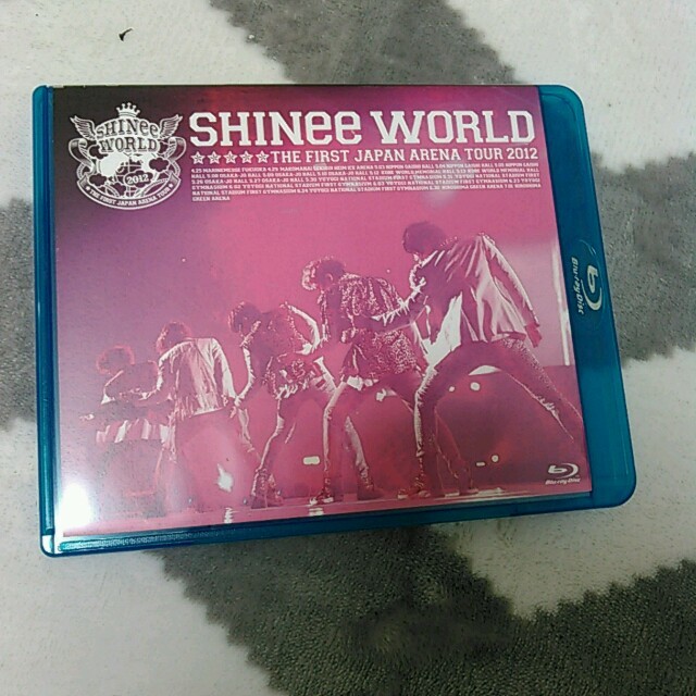 SHINee(シャイニー)のshinee Blu-ray❗ライブ2012 エンタメ/ホビーのDVD/ブルーレイ(ミュージック)の商品写真