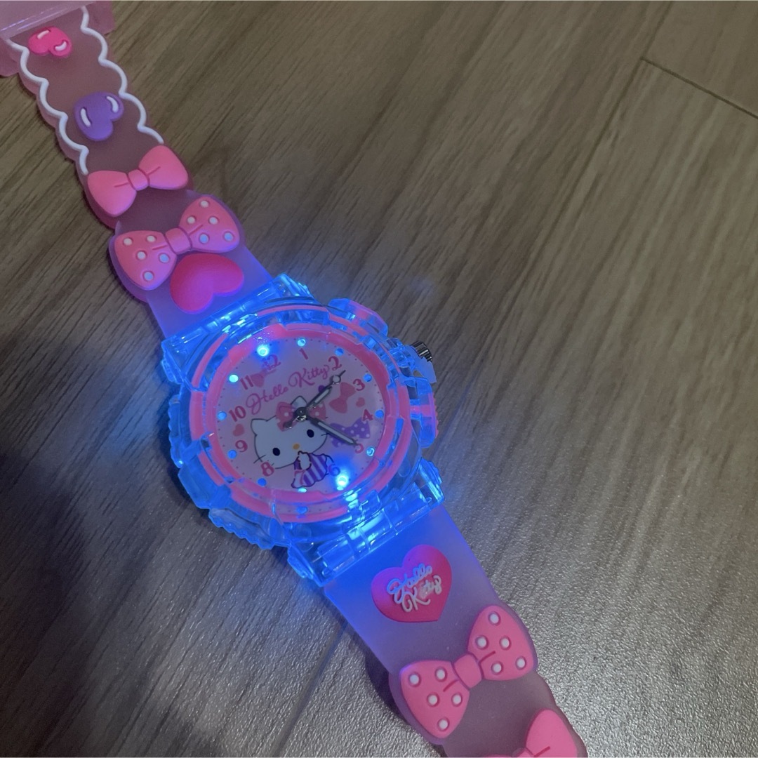 サンリオ(サンリオ)の光る 腕時計 ハローキティ キッズ/ベビー/マタニティのこども用ファッション小物(腕時計)の商品写真