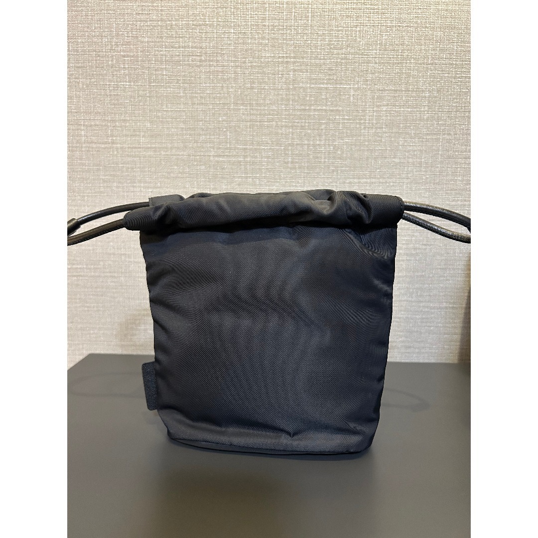 ANYA HINDMARCH(アニヤハインドマーチ)の最安 極美品 ANYA HINDMARCH アイズ ドローストリング・ポーチ レディースのファッション小物(ポーチ)の商品写真