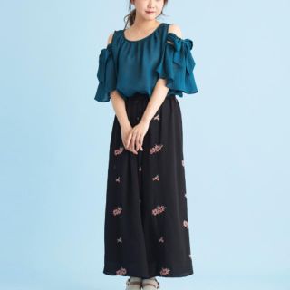 マジェスティックレゴン(MAJESTIC LEGON)の総刺繍ワイドパンツ(カジュアルパンツ)