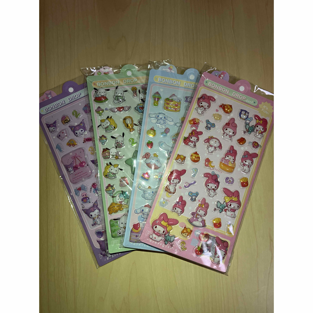 サンリオ 3D立体シール ボンボンドロップ ぷくぷくシール 4枚セット インテリア/住まい/日用品の文房具(シール)の商品写真