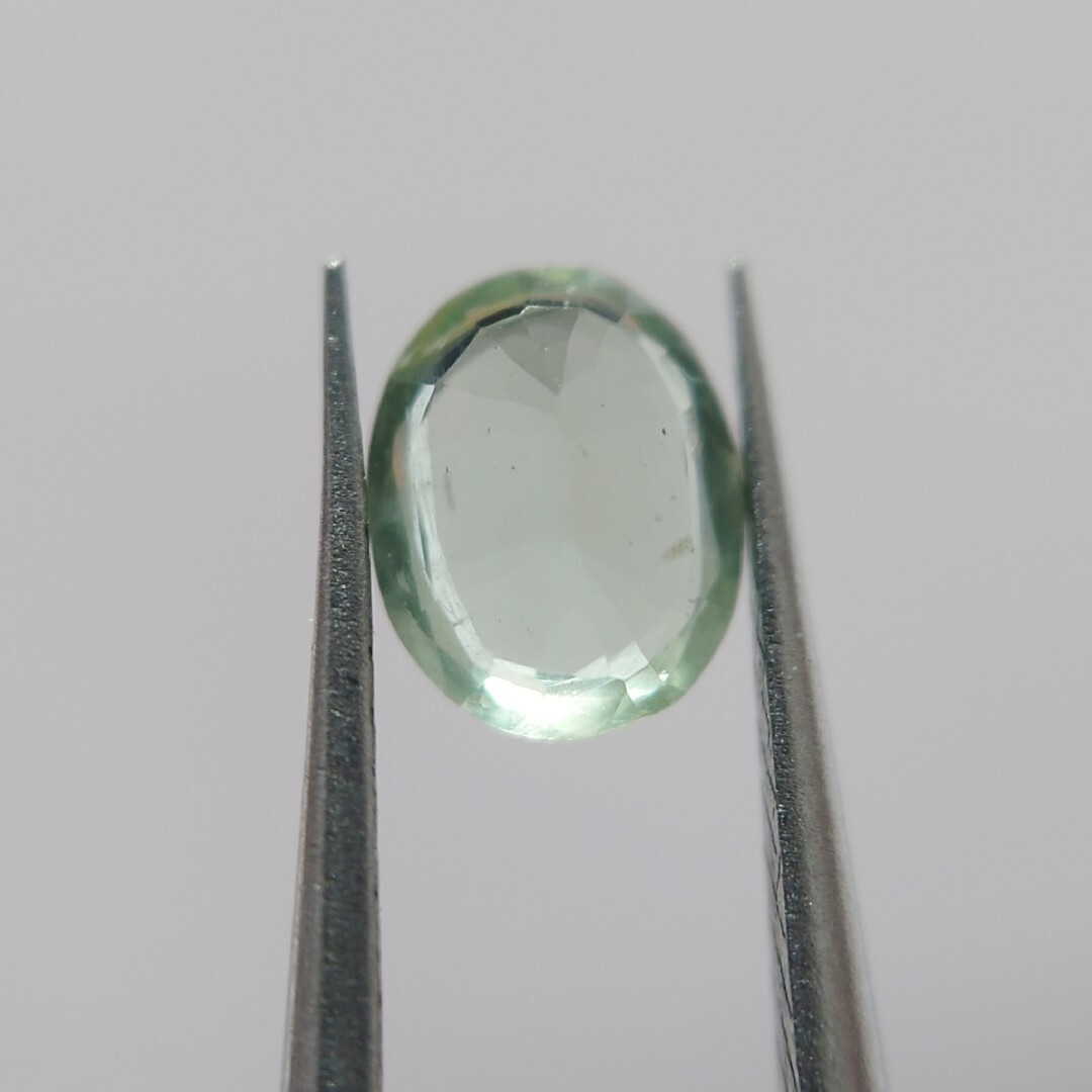 【レアカラー】グリーンカイヤナイト ルース 0.43ct ハンドメイドの素材/材料(各種パーツ)の商品写真