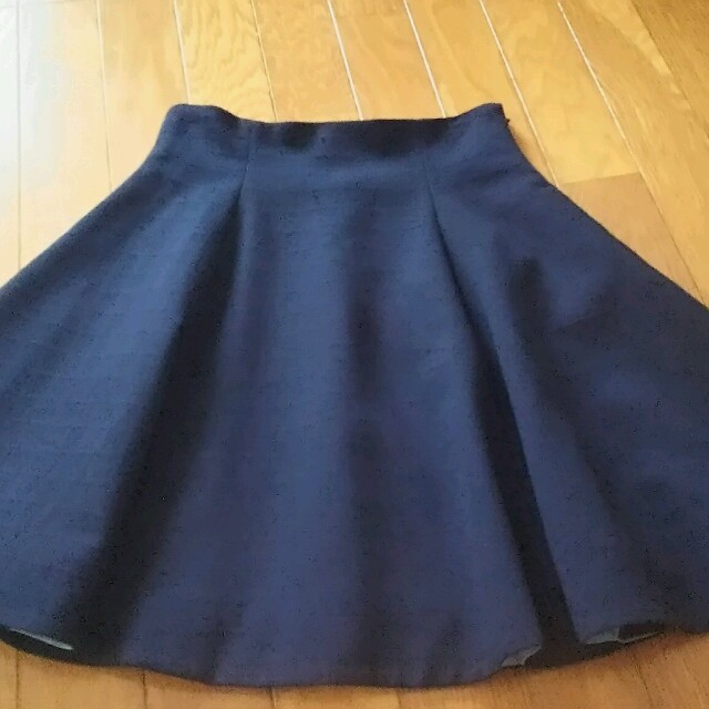 BE RADIANCE(ビーラディエンス)の紺色フレアスカート💙 レディースのスカート(ミニスカート)の商品写真
