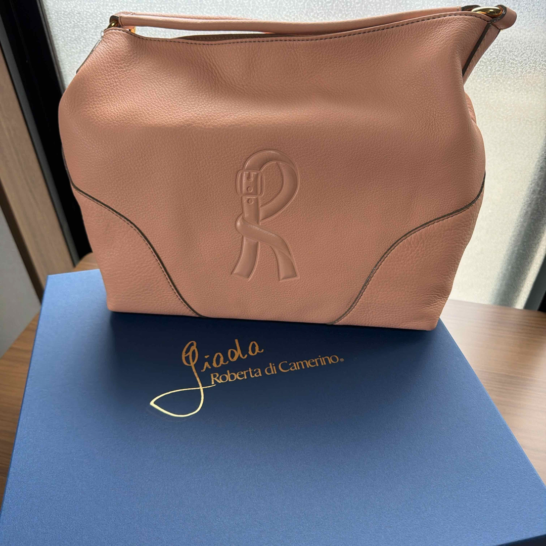 Roberta di Camerino(ロベルタディカメリーノ)のRoberta di Camerino  ロベルタ バック レディースのバッグ(ハンドバッグ)の商品写真