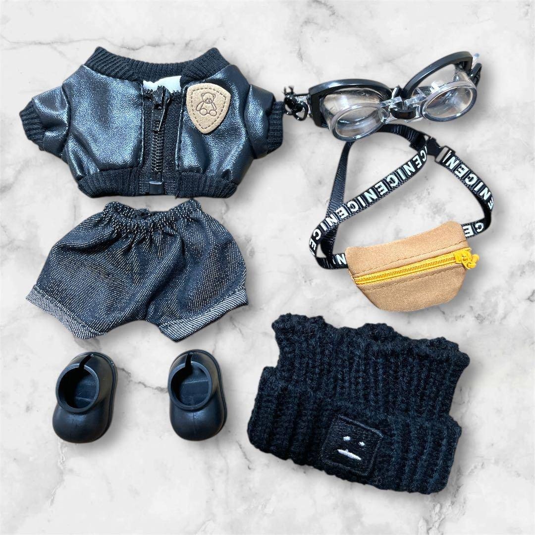 ラブブ labubu きせかえ衣装 黒コーデ 革ジャン風 セット6点セット エンタメ/ホビーのおもちゃ/ぬいぐるみ(キャラクターグッズ)の商品写真