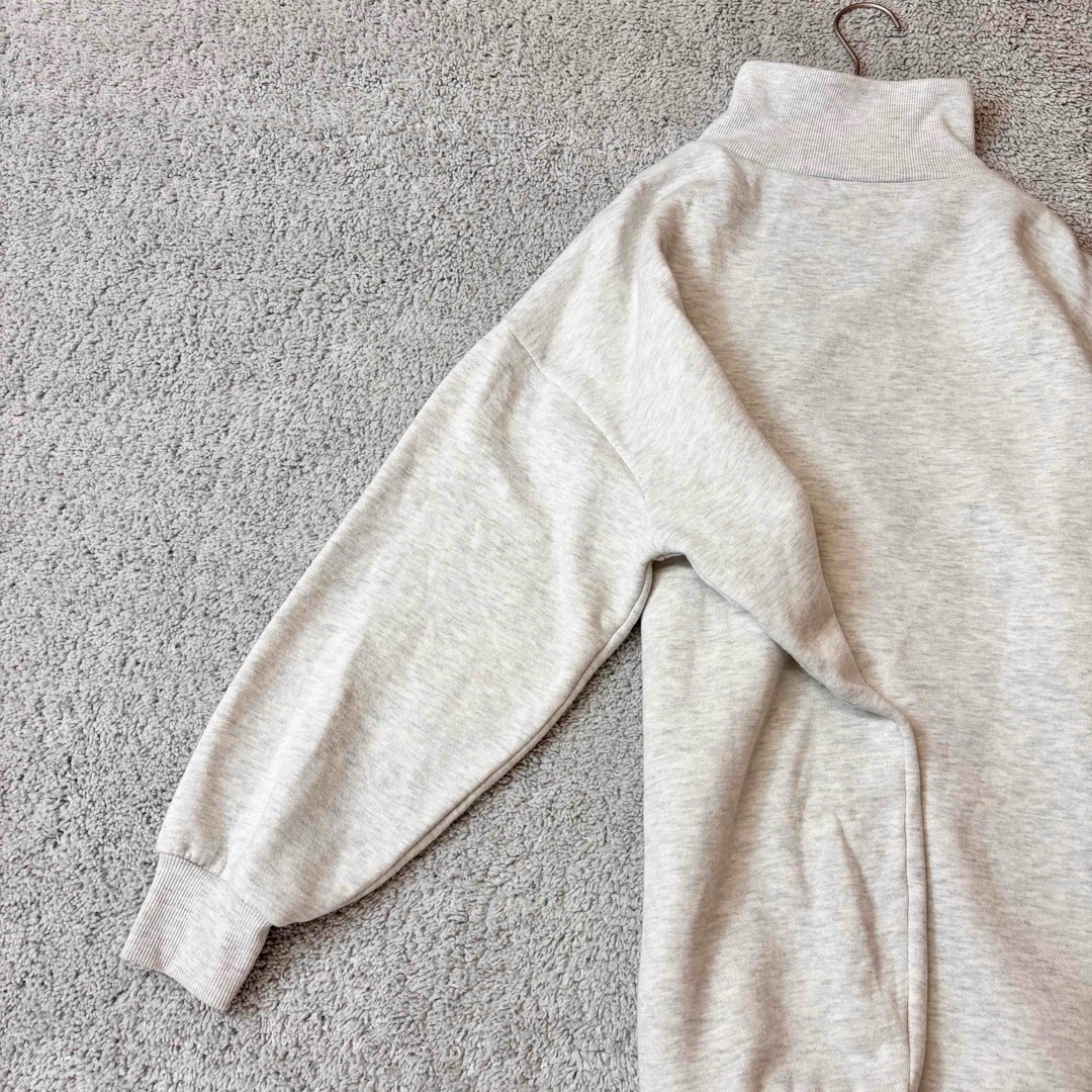 GRL(グレイル)のグレイル ロゴ刺繍 配色カラーハーフジップ 裏起毛 スウェット ライトグレー系 レディースのトップス(トレーナー/スウェット)の商品写真