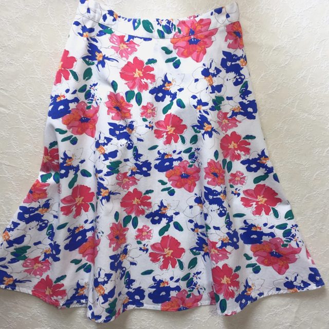 Right-on(ライトオン)の【ひーさん様専用】♡Right-on 花柄スカート♡ レディースのスカート(ロングスカート)の商品写真