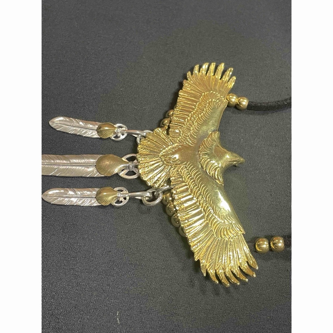 goro's(ゴローズ)の【美品】全金大イーグル 上金ハートホイールフェザー 金ビーズ 革紐セット メンズのアクセサリー(ネックレス)の商品写真