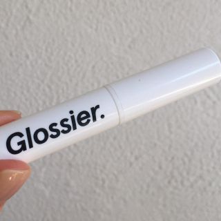 日本未発売 Glossier ピンクの色付きリップ (口紅)